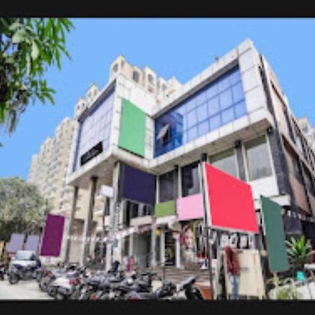 Chirag Hotel,ガーズィヤーバード エクステリア 写真