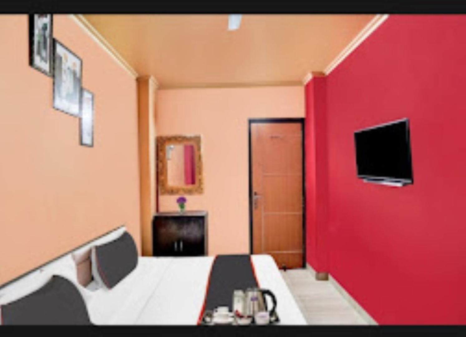 Chirag Hotel,ガーズィヤーバード エクステリア 写真